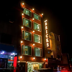 Отель Bricks, Karol Bagh, New, Дели