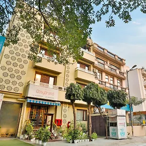 Hotel Cosy Grand, Chanakyapuri By The Cosy