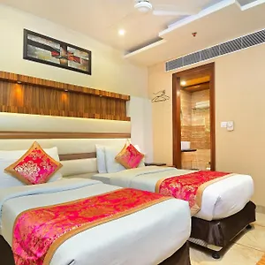 Отель Hari Piorko Grand - 2 Min From New Railway Station, Дели