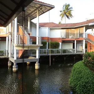 https://royal-grove.kerala-hotels.net