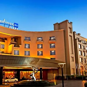 Отель Radisson Blu Plaza Delhi Airport, Нью-Дели